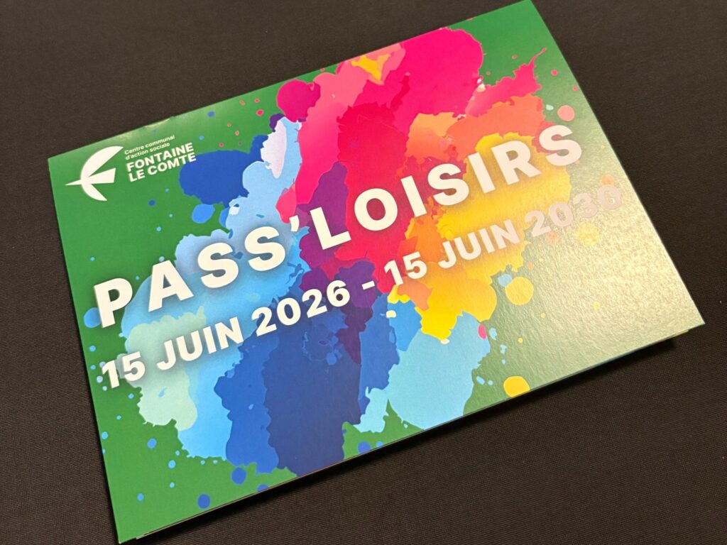 Pass Loisirs 2026 : badge vert avec dates 15 juin, couleurs vives et logo Centre communal d'action sociale Fontainebleau.